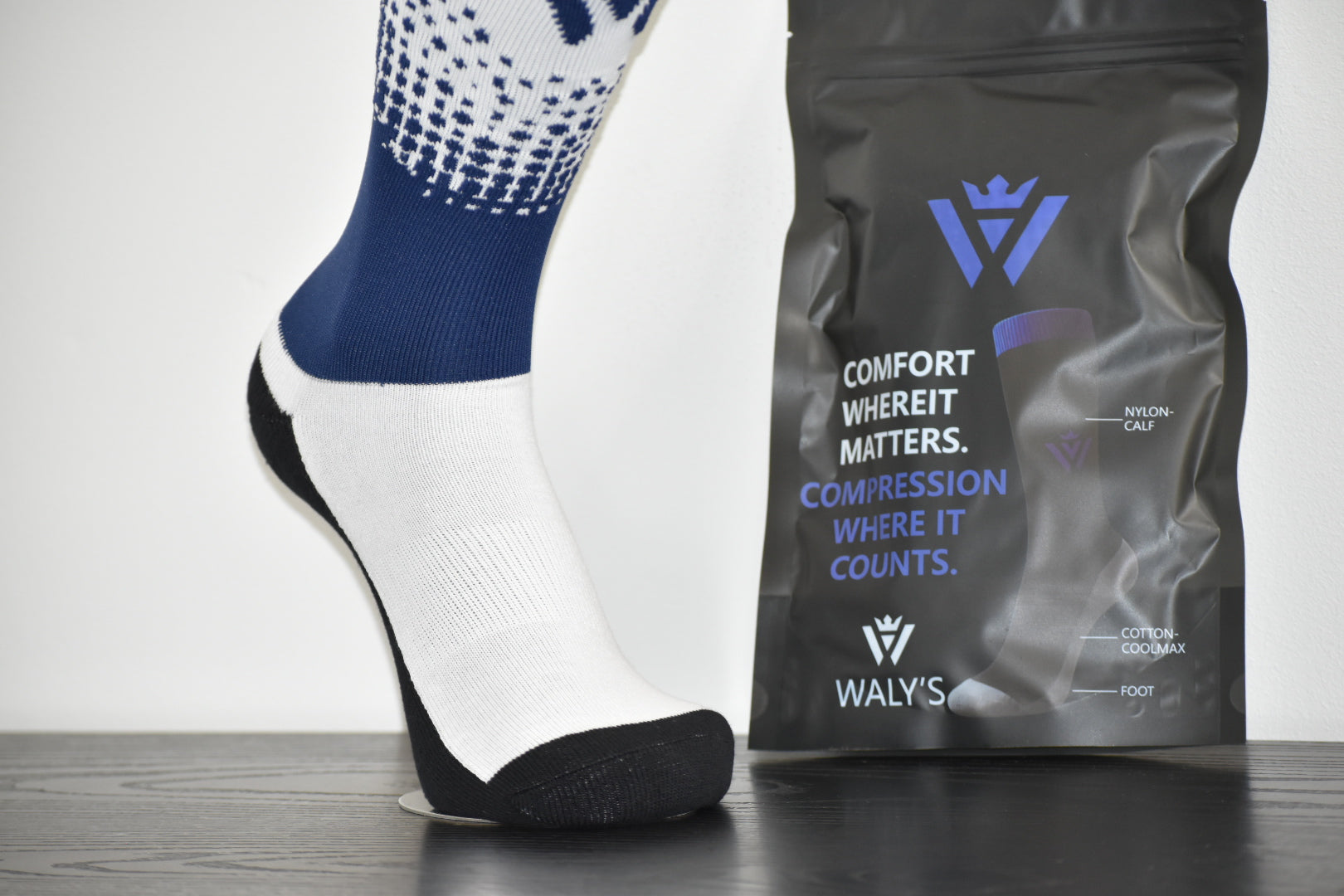 Comfort Hybrid Soccer Socks White/Navy Fade | Waly’s